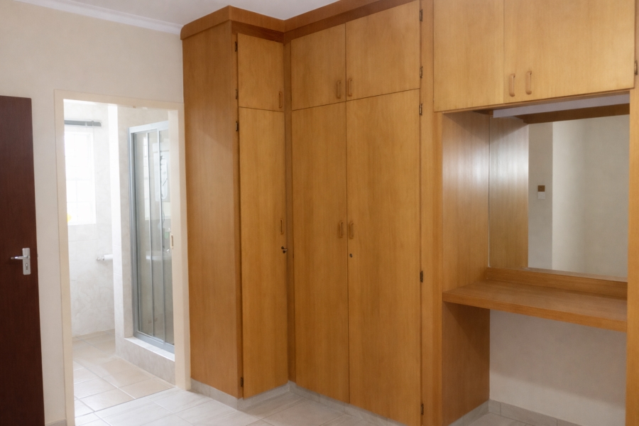 4 Bedroom Property for Sale in Geelhoutpark North West